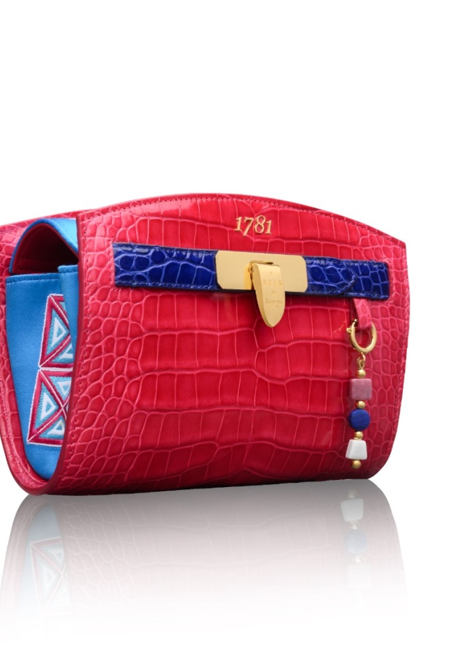 حقائب يدّ محدودة الإصدار من تصميم الأميرة نورة الفيصل في Sotheby’s لندن