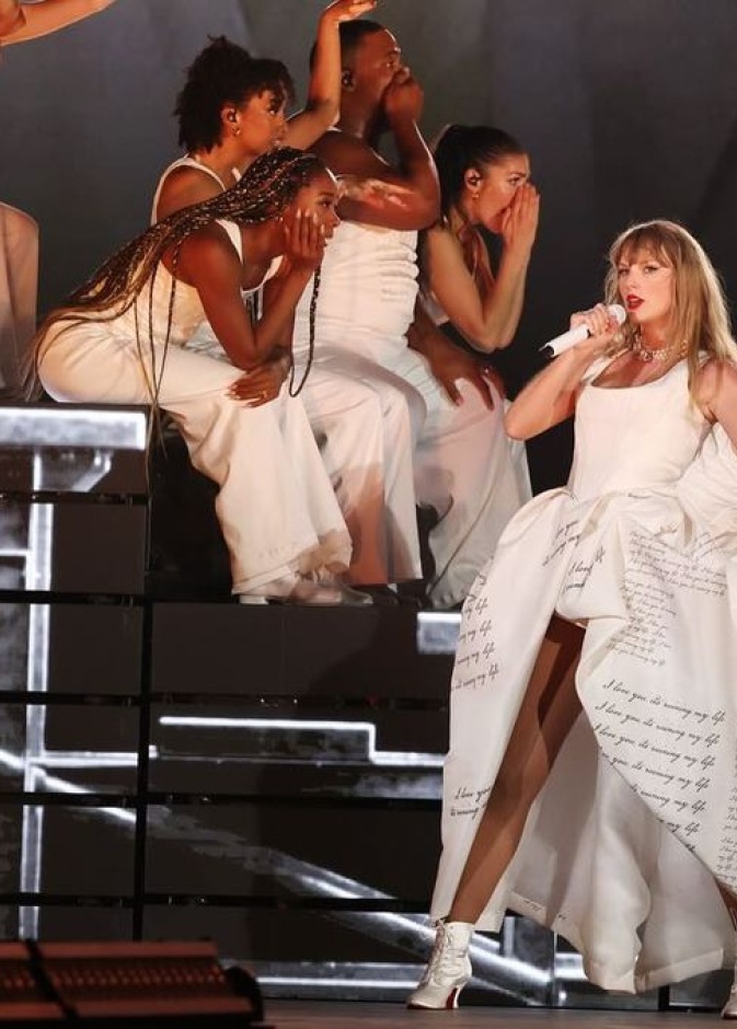 تايلور سويفت