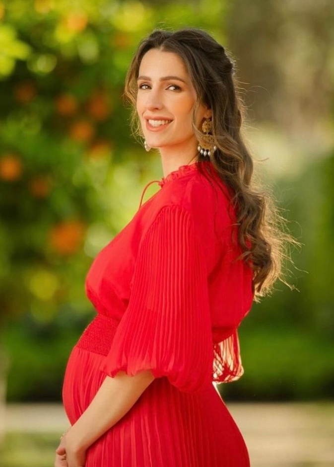 مكياج وتسريحة شعر الأميرة رجوة تزامنا مع عيد زواجها الأول ومرحلة حملها