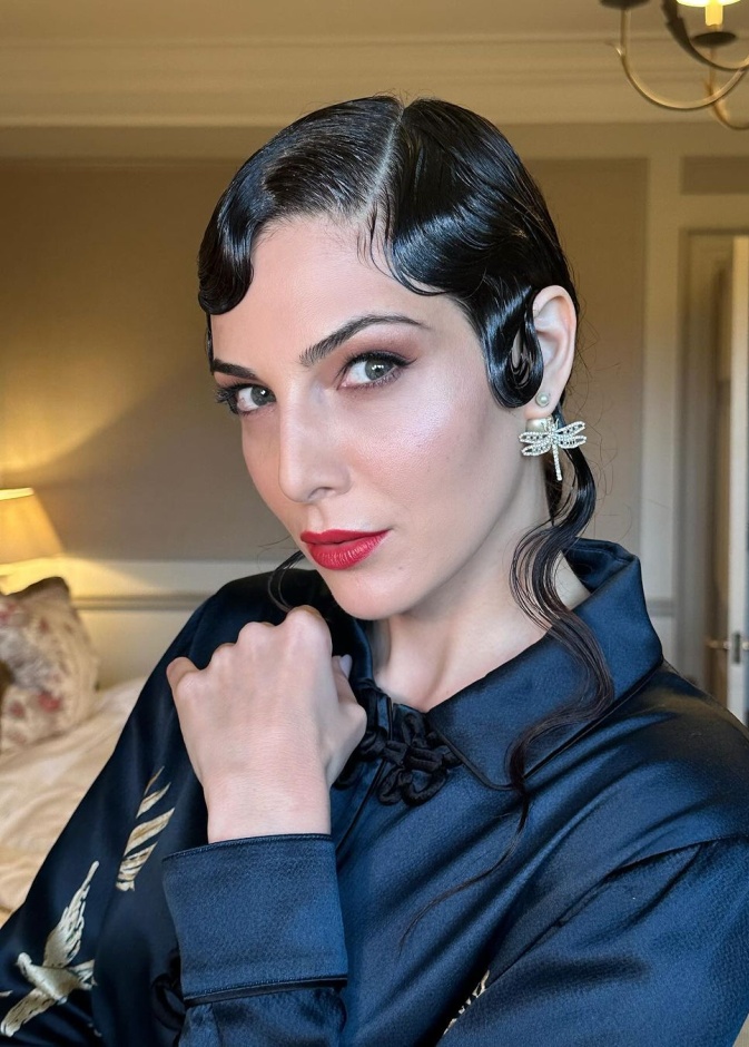 إطلالة رزان جمال بستايل عصري لافت