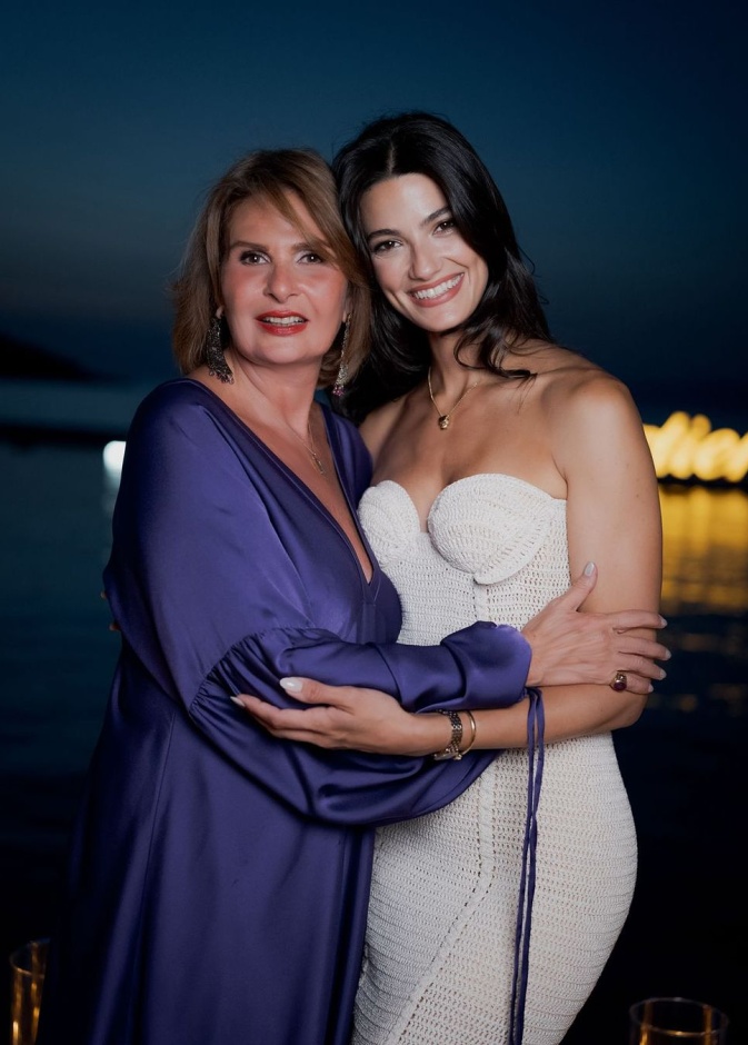 تارا عماد ويسرا