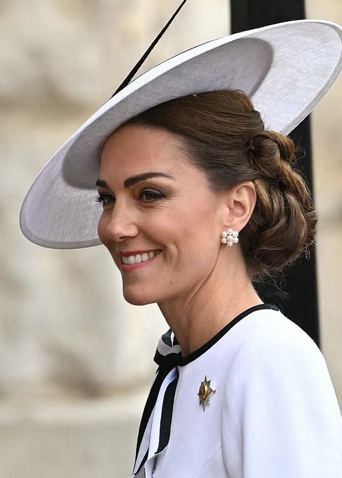 ما التغيير الذي أجرته كيت ميدلتون على إطلالتها الجمالية بعد خضوعها للعلاج الكيماوي؟