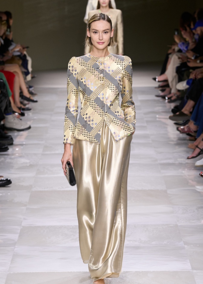 مجموعة Giorgio Armani Privee لخريف شتاء 2024-2025