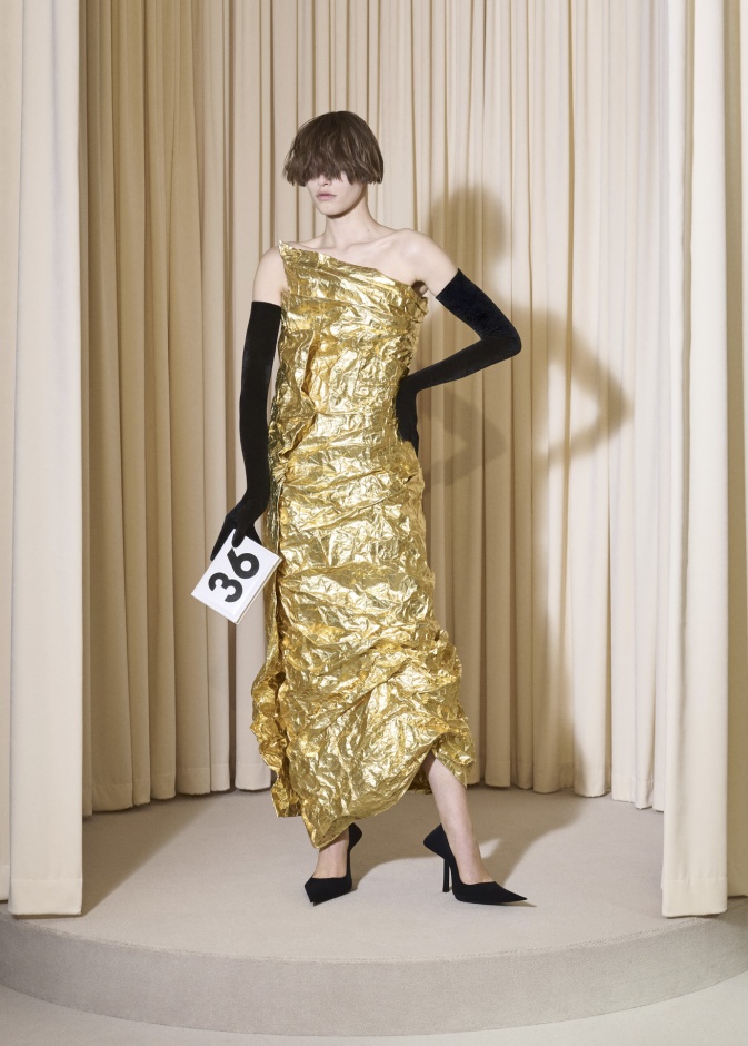مجموعة Balenciaga  لخريف وشتاء 2025