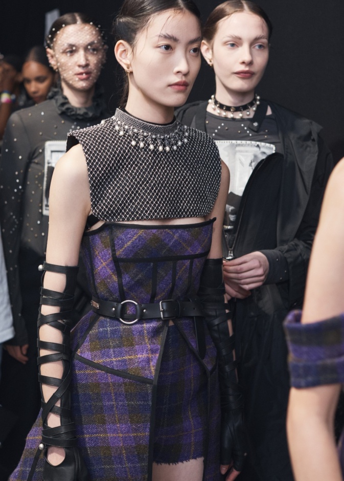 صور حصرية لـ"هي" من خلف كواليس عرض أزياء ديور  Cruise 2025في اسكتلندا