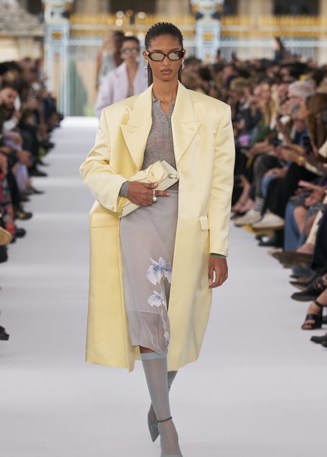 ملابس نسائية مريحة وعملية من Givenchy 