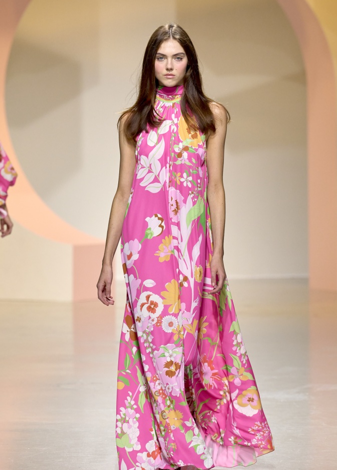 الجرأة على الشاطىء تبدأ بصيحات الموضة المنقوشة والمفرغة