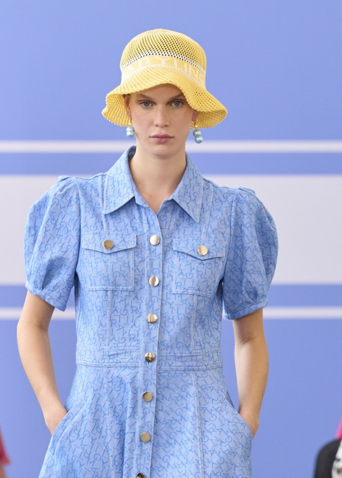 القبعات الشبابية أساسية في رحلات السفر