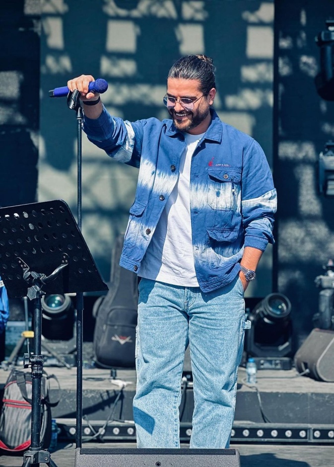 ناصيف زيتون على خشبة المسرح