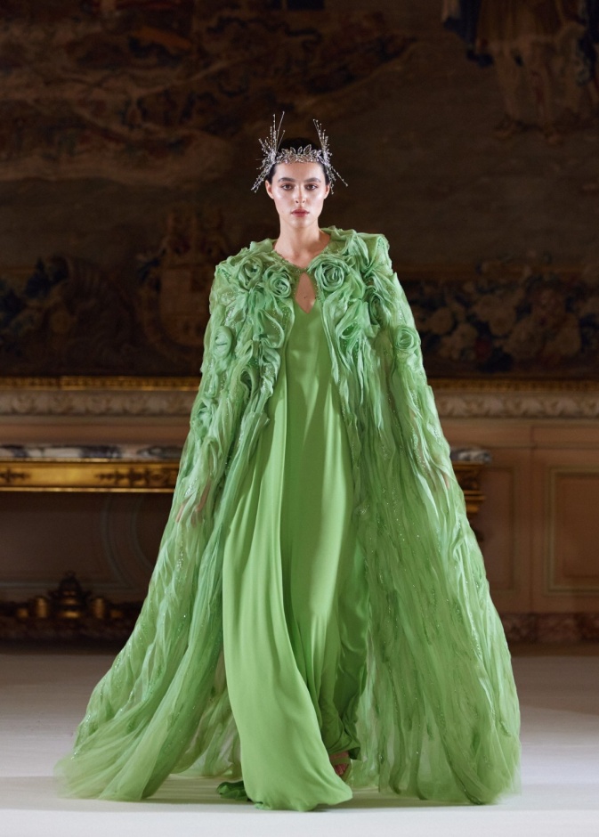 عناصر الطبيعة تستحوذ على مجموعة طوني ورد للأزياء الراقية وتتخذ أشكالاً عديدة من خلال التكاوين والقصات