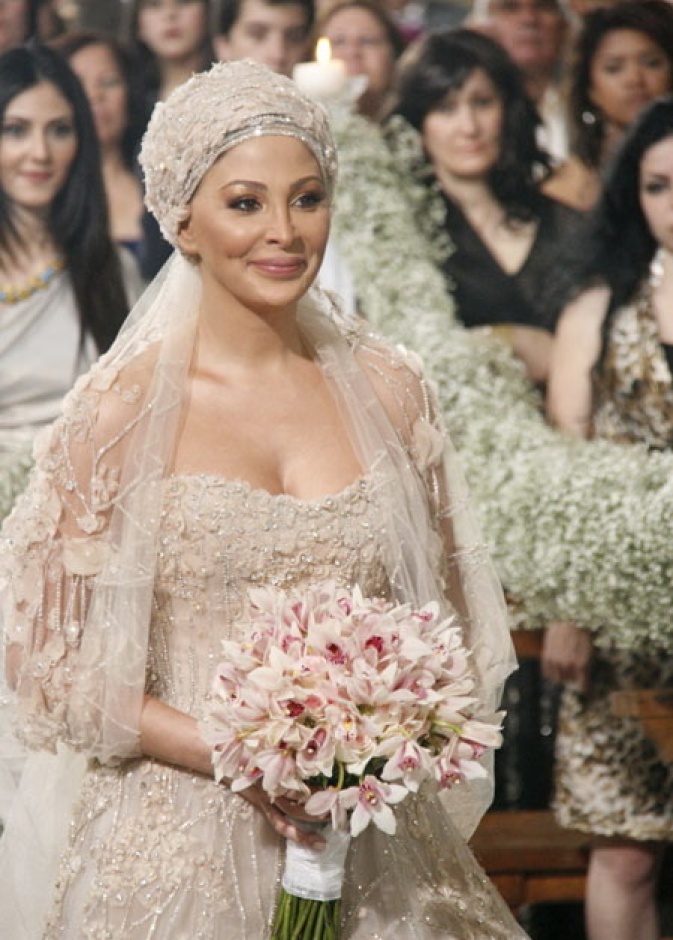إليسا عروس في كليب ع بالي حبيبي