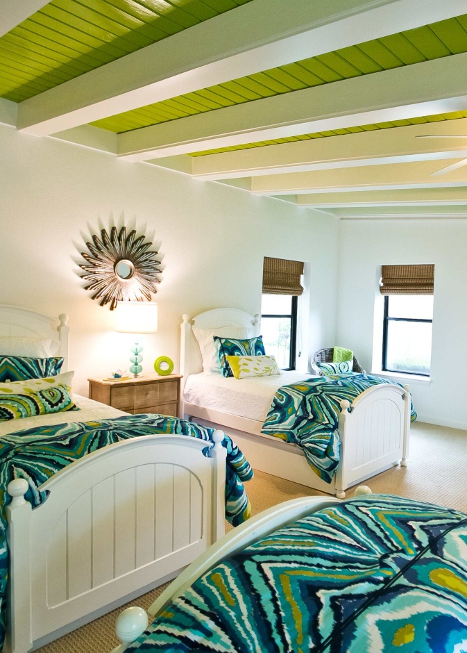 أسقف مطلية باللون الأخضر