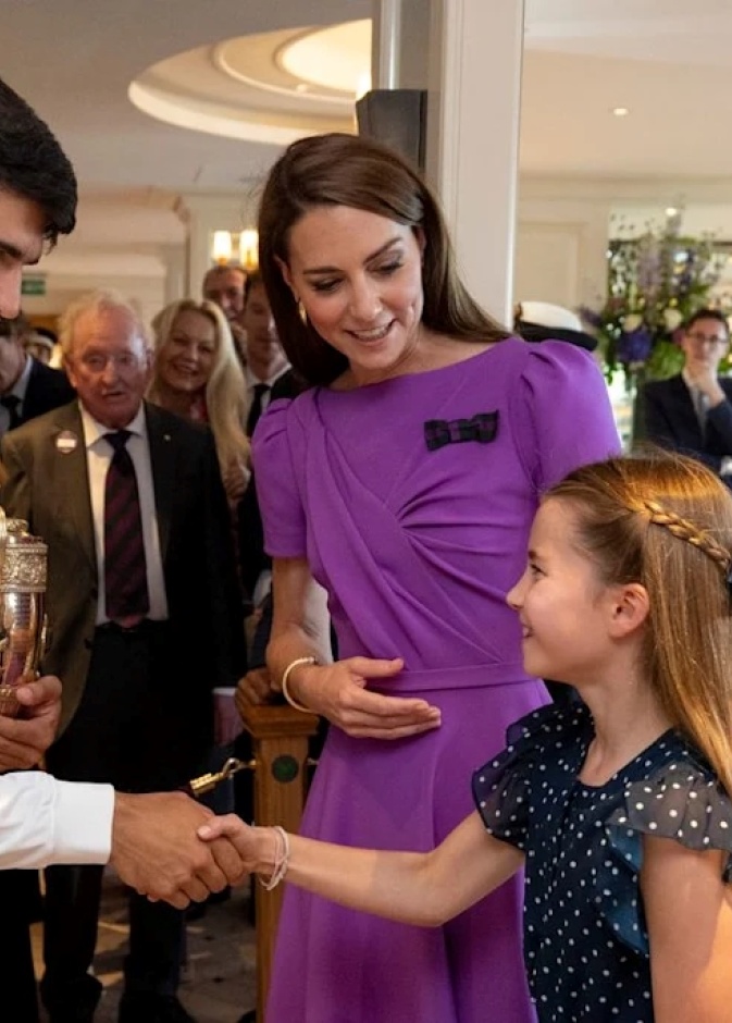 الأميرة كيت تقدم ابنتها للاعب ألكاراز الصورة من © Andrew Parsons - PA Images