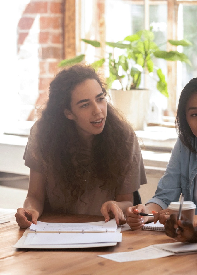 تطوير مهارات الاستماع طريقك لتكوني محاورة ومتحدثة لبقة