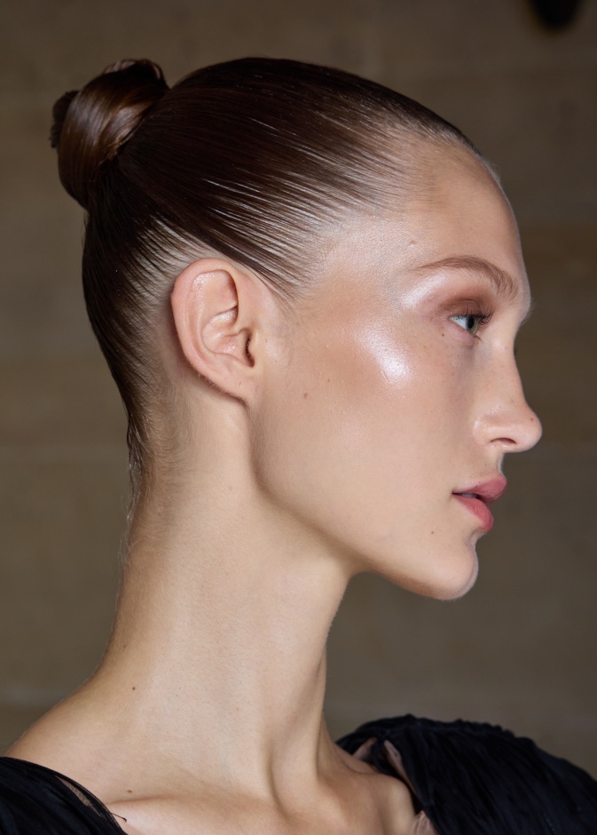 الذقن المزدوجة..مشكلة جمالية يمكن علاجها بطرق تجميلية سريعة