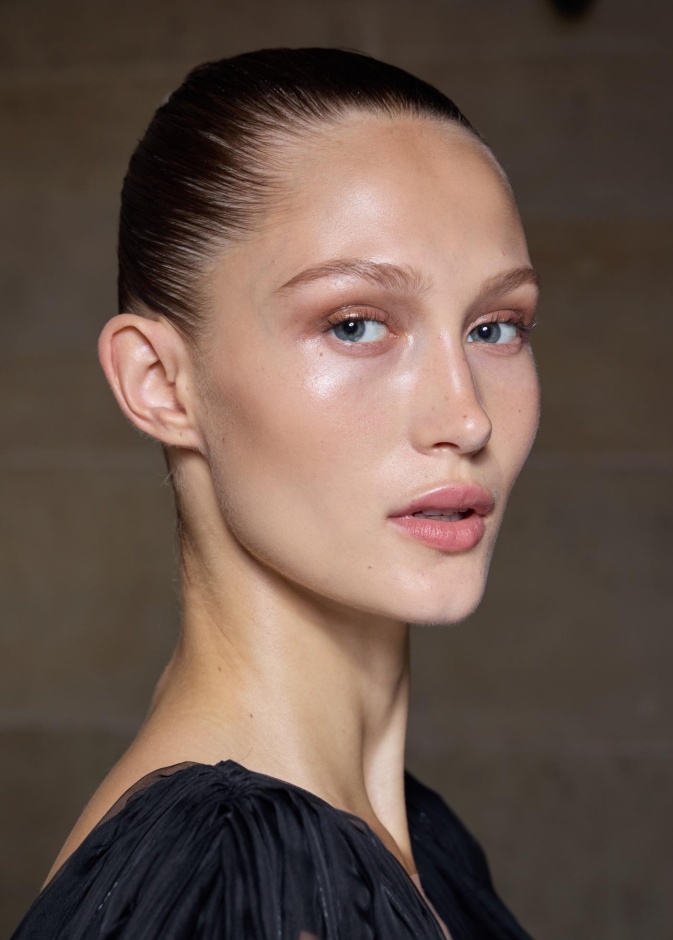 اعتمادك على الطرق الطبيعية المقدمة لتغذية بشرتكِ بالكولاجين سيخلصك من التجاعيد المبكرة والشوائب نهائيًا