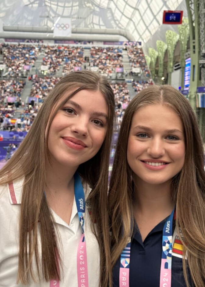 ظهور أنيق متواصل لأميرات إسبانيا ليونور وصوفيا في الألعاب الأولمبية