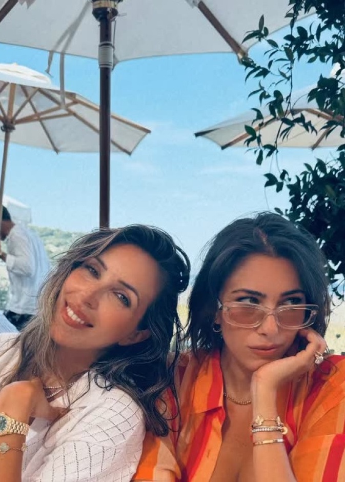 دانييلا رحمة واختها