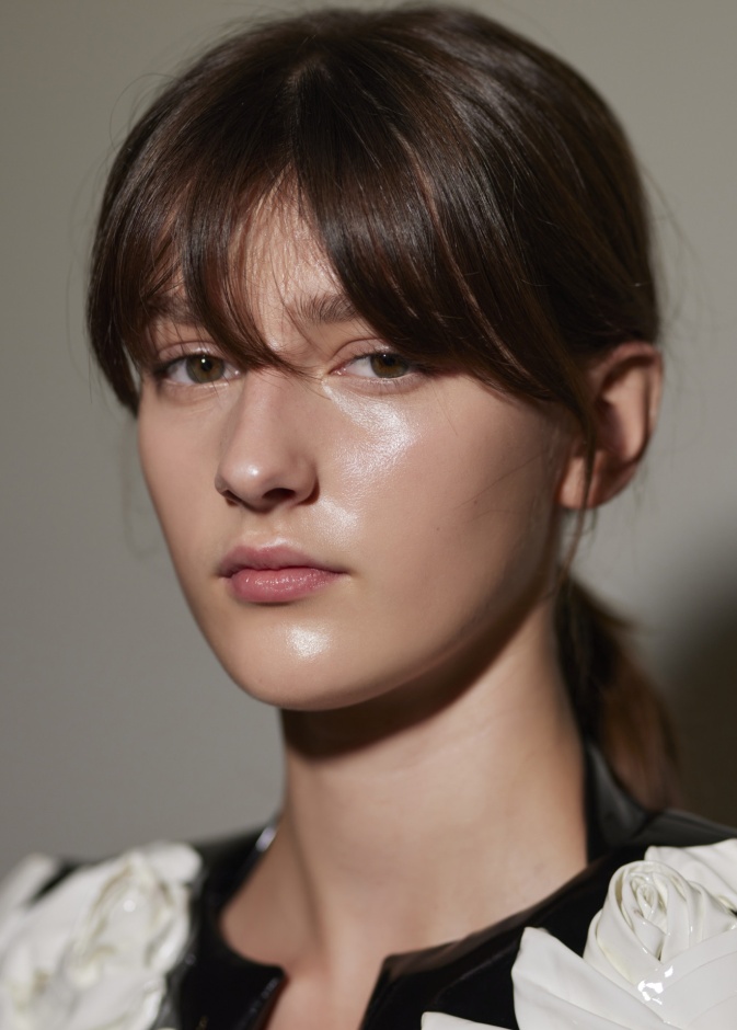 قصات تناسب الشعر الخفيف