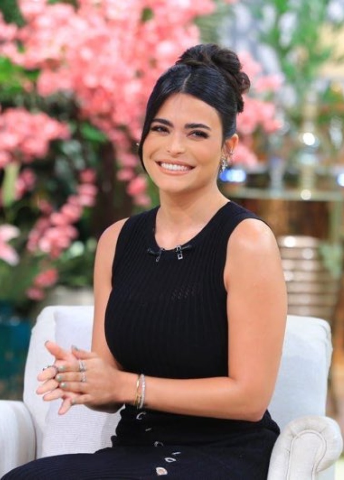 الفنانة أسماء جلال