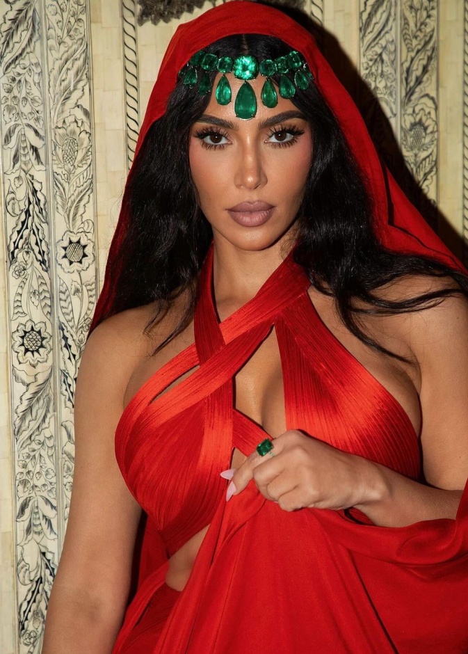 إطلالات جمالية للنجمات بلمسات هندية في ختام  زفاف أنانت أمباني وراديكا ميرشانت