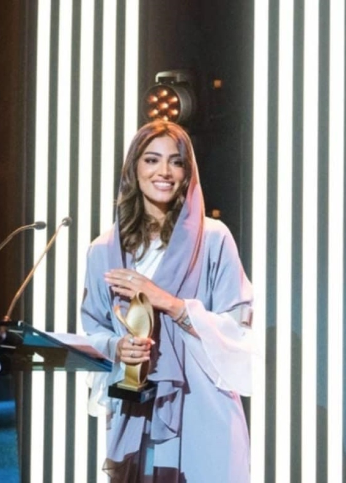 نخبة من الشخصيات بكاميرا المصورة نورة العمري بالتعاون مع نيوم