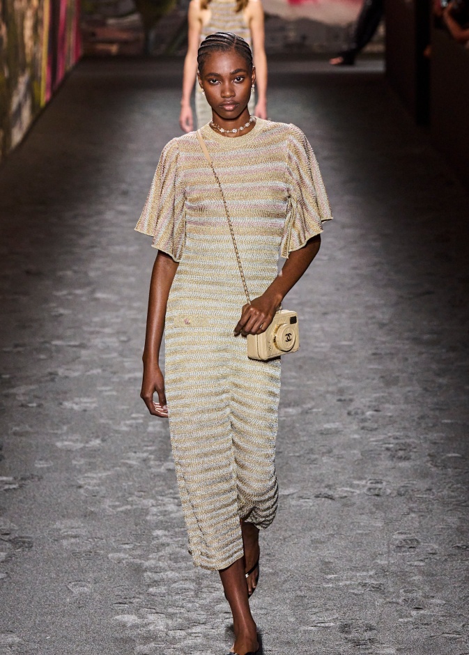 فساتين محتشمة لصيف 2024 من Chanel