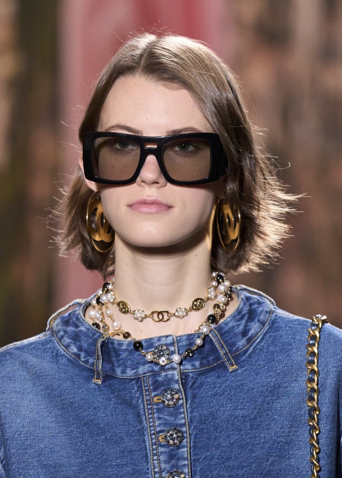 على طريقة دار CHANEL