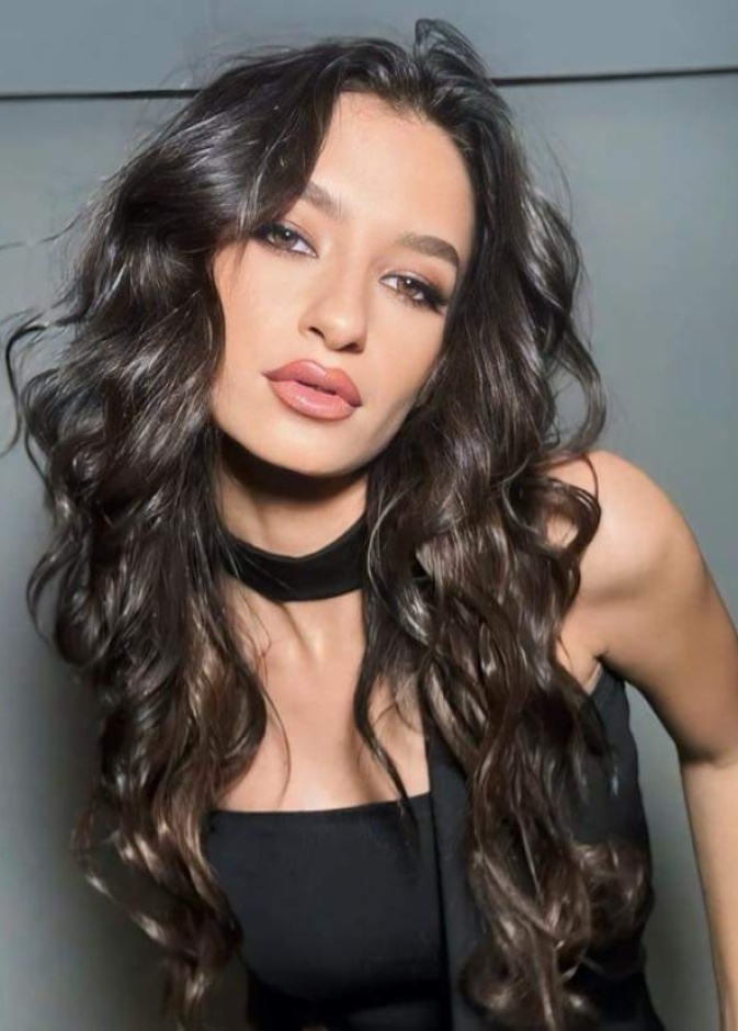 أميرة اديب في جلسة تصوير حديثة 