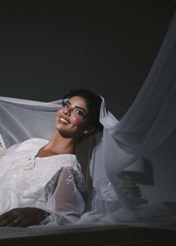 أصالة كامل تتألق بإطلالة ساحرة  في عقد قرانها من توقيع العلامة الإماراتية أشيانا 