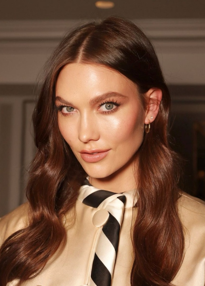 ماسكارا الحواجب صيحة تعتمدها النجمات العالميات بتقنيات عالية