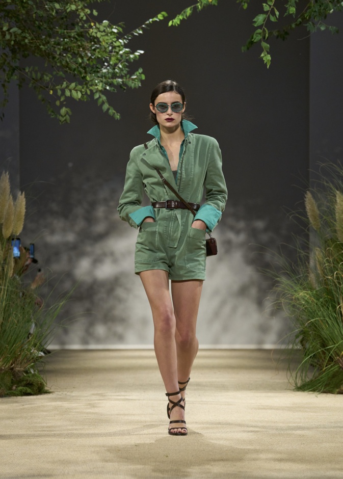 إطلالة من Max Mara