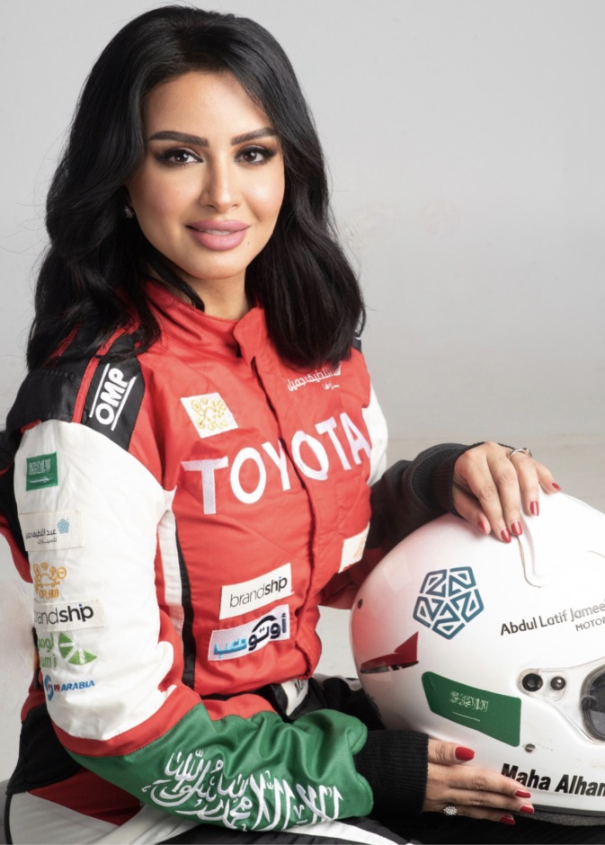 من مصممة أزياء إلى قائدة مركبات... مها الحملي تثبت أن المرأة قادرة على أن تعيش أكثر من حلم
