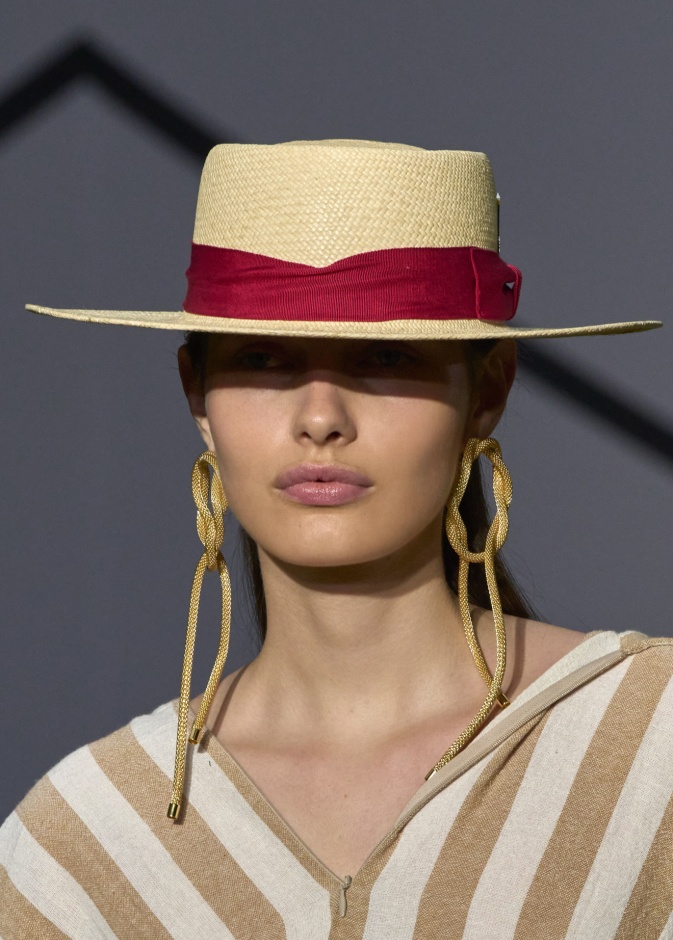 قبعات شبابية رائجة في الصيف 