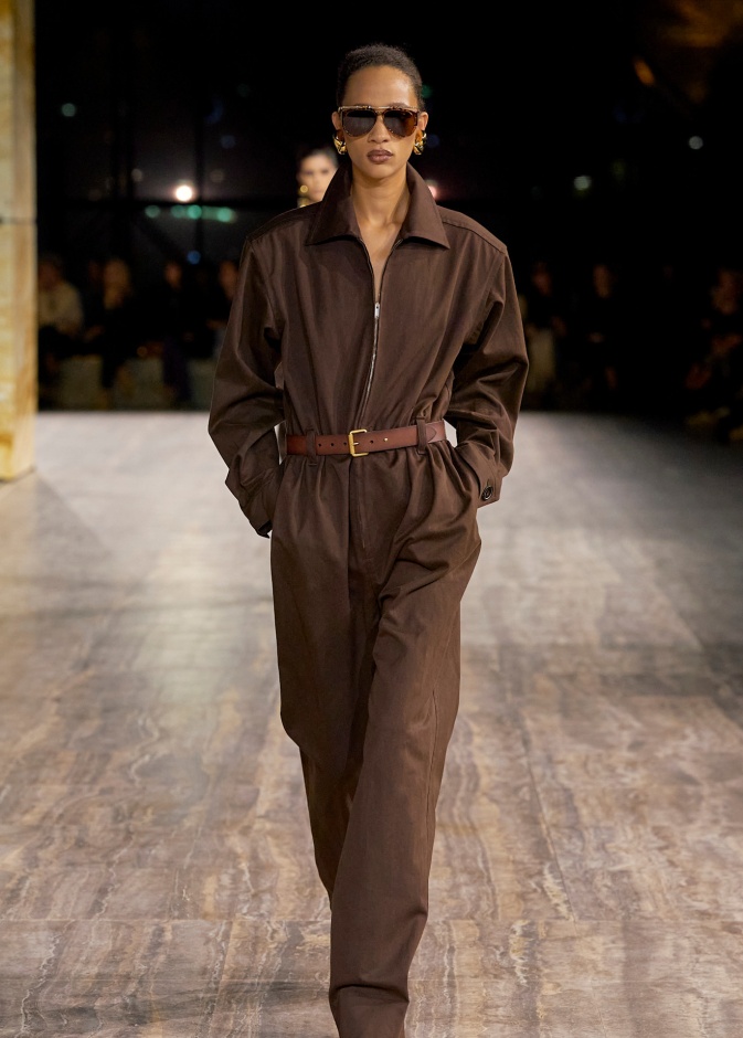 إطلالة من Saint LAurent