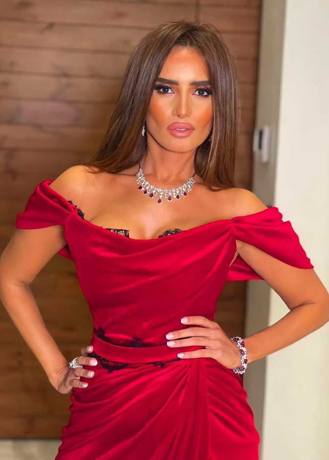 زينة من جلسة تصوير حديثة 