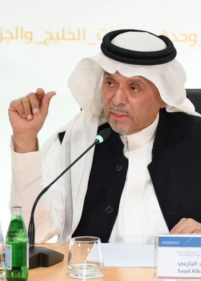 الدكتور السعودي سعد البازعي: محطات بارزة في حياته بعد تعيينه رئيساً لجائزة القلم الذهبي للأدب الأكثر تأثيراً