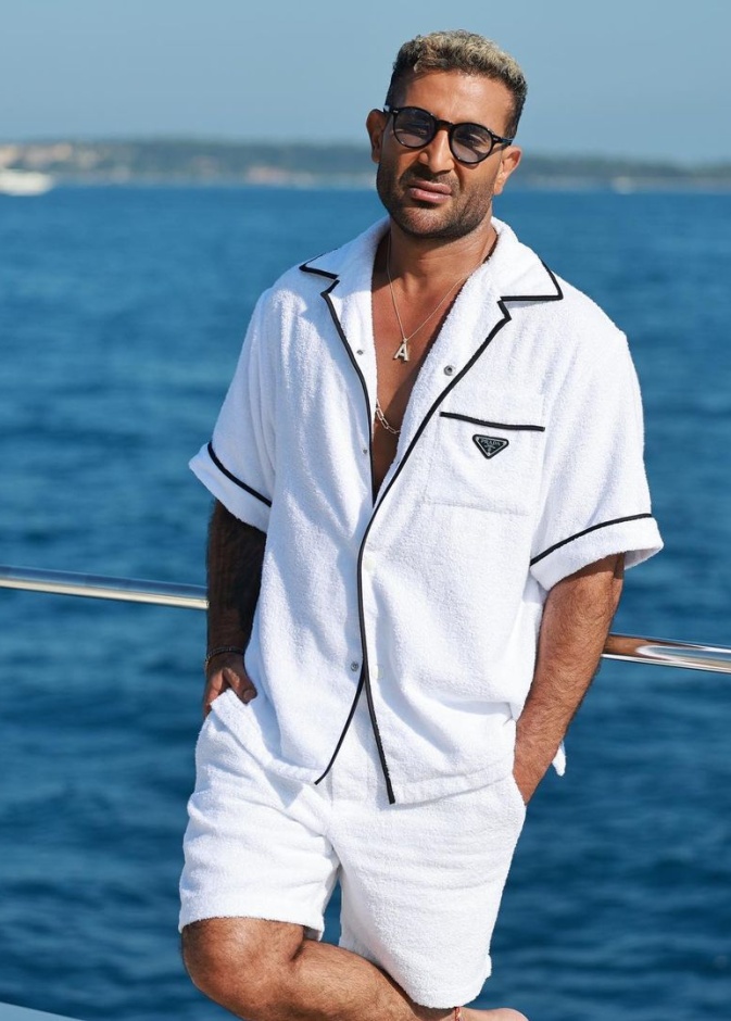 أحمد سعد خلال استمتاعه بإجازة الصيف 