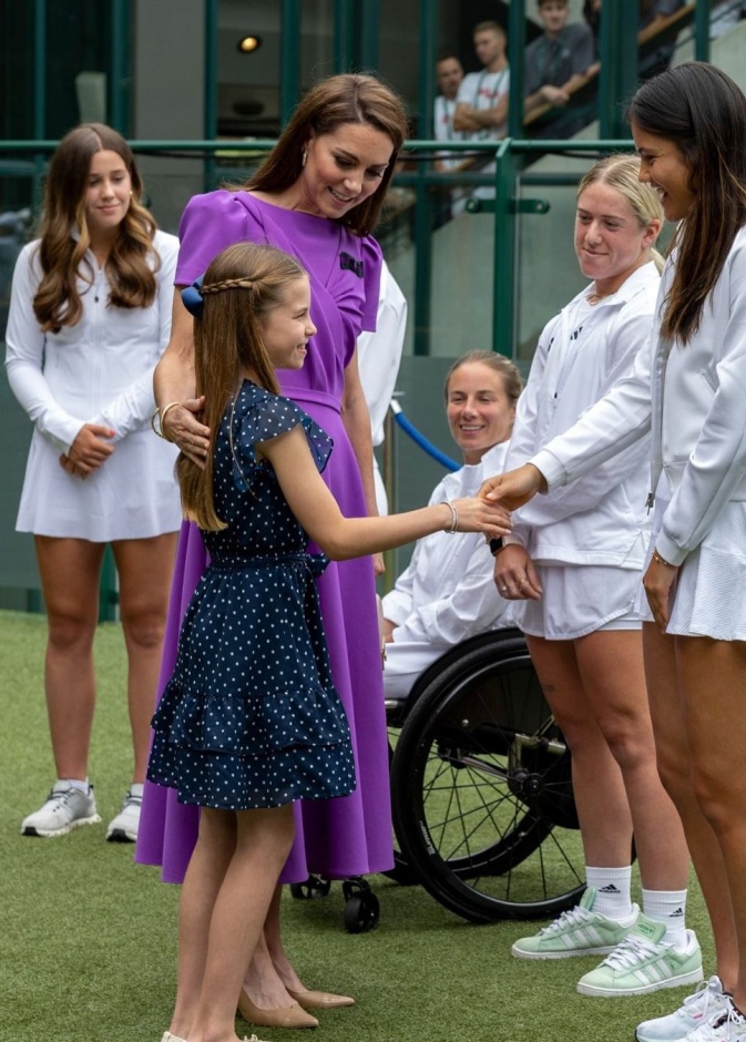 كيت ميدلتون برفقة الاميرة شارلوت في ويمبلدون