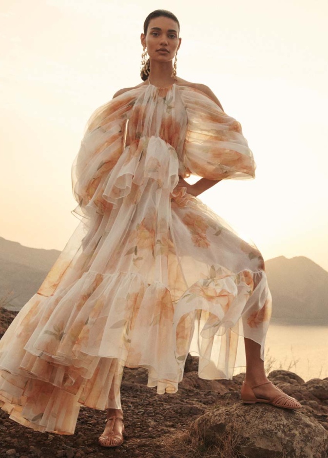 أناقة الستايل البوهيمي في خريف 2024... الأزياء والأكسسوارات التي تلهم الحرية والإبداع