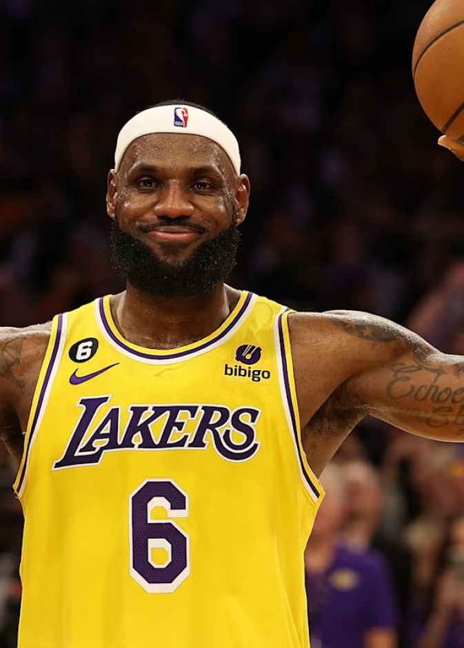 أين يعيش الأسطورة ليبرون جيمس