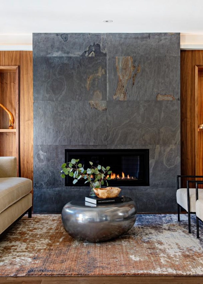 الإضاءة مهمة لإبراز جمال السجاد والكنب