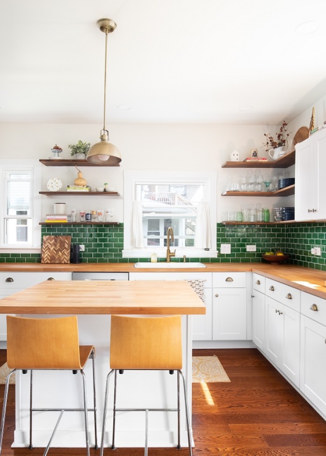 الباكسبلاش المتميز التصميم، يمكن أن يكون النقطة المحورية في المطبخ