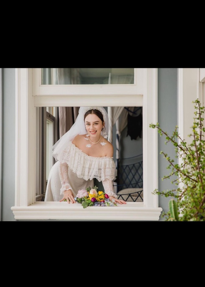 نجوم أتراك تزوجوا بعد عمر الـ40