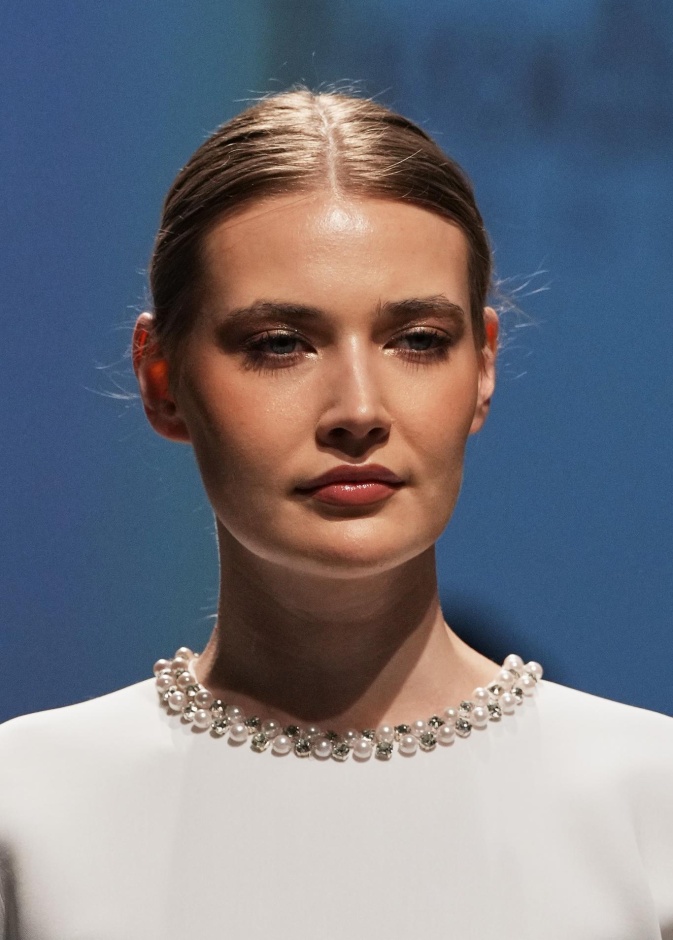 عززي جمال بشرتك وتخلص من مشكلاتها باستخدام زيت جنين القمح قبل النوم