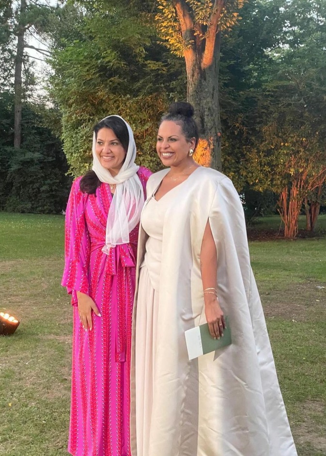 لولوة الشريف تغني في حفل عشاء البعثة السعودية في باريس وتلتقي الأميرة ريما بنت بندر