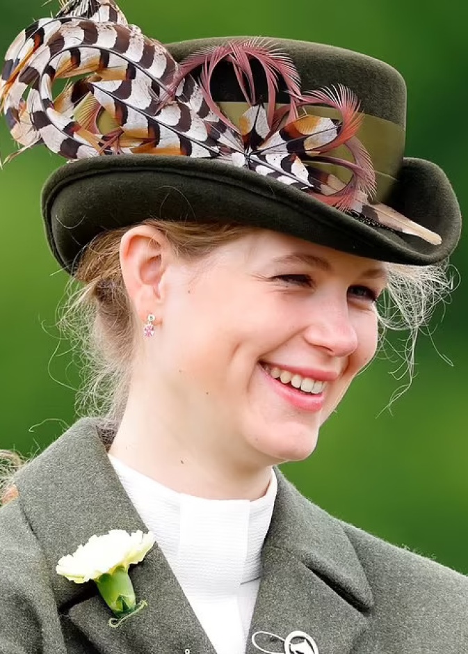 ليدي لويز وندسور أول أميرة بريطانية تلتحق بالجيش منذ الملكة إليزابيث الثانية