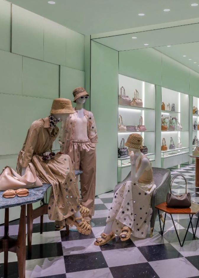 ﺑﺭﺍﺩﺍ ﺗﻔﺗﺗﺢ ﻣﺗﺟﺭﺍً ﺟﺩﻳﺩﺍً ﺩﺍﺧﻝ ﻣﺭﻛﺯ ﺍﻟﻣﻣﻠﻛﺔ ﻓﻲ ﺍﻟﻌﺎﺻﻣﺔ ﺍﻟﺭﻳﺎﺽ 