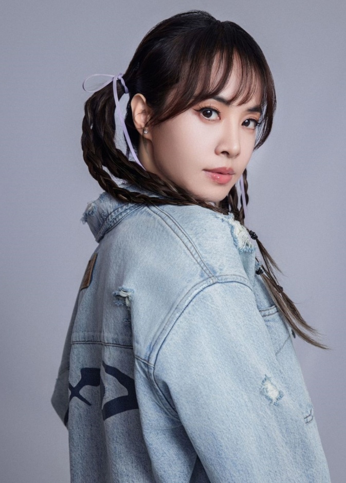 النجمة جولين تساي