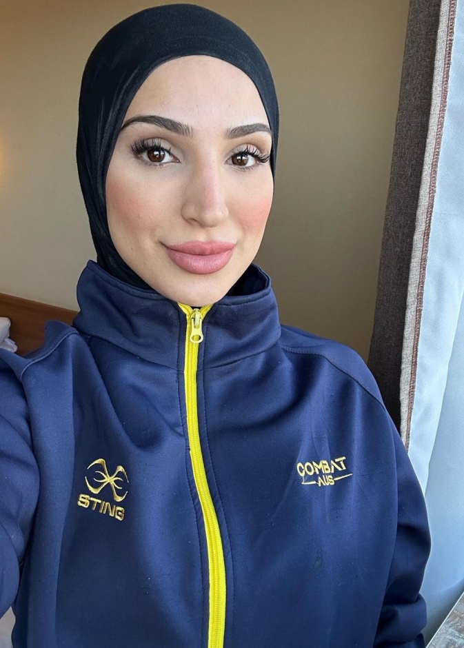 صيحة المكياج البني الفاتح من وحي تينا رحيمي